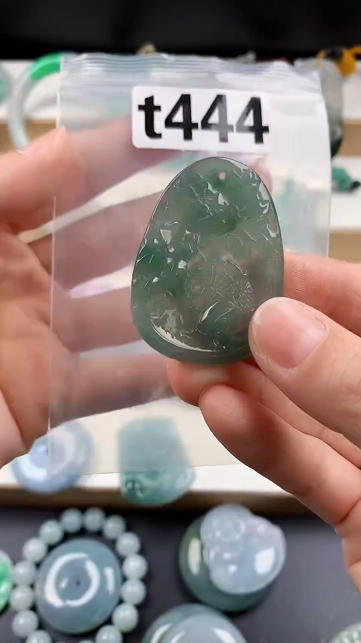 颈饰未镶嵌翡翠天然翡翠吊坠挂件