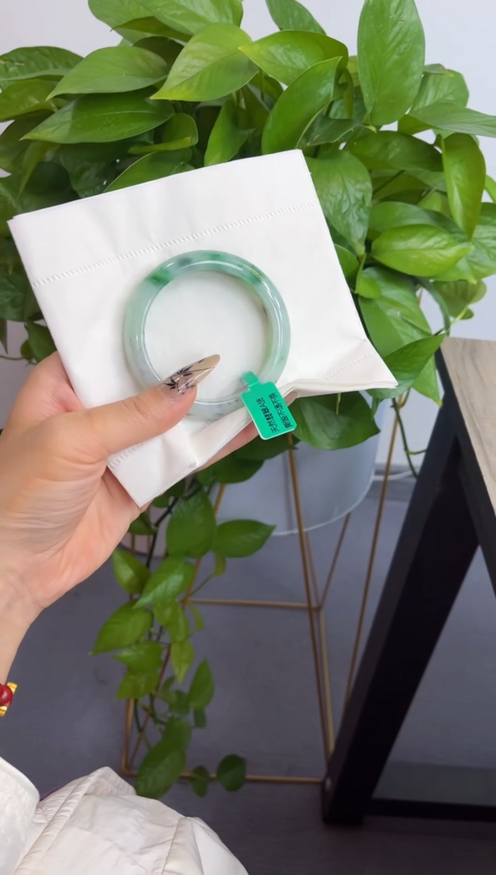 【闪购商品】翡翠手镯未镶嵌00009506