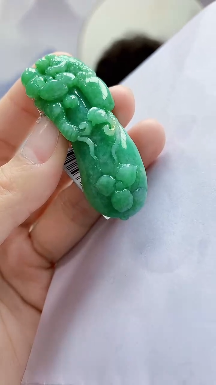 未镶嵌定制翡翠4688lr-毛货挂件190