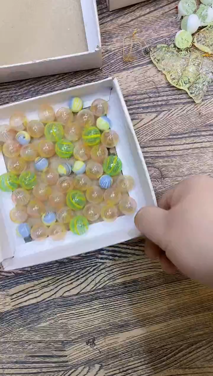 琉璃手工艺品一盒珠子