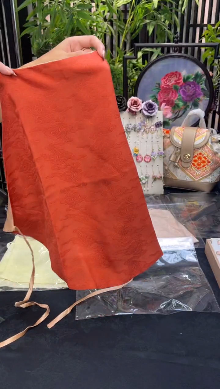 织绣舒*?非遗苏绣手工饰品