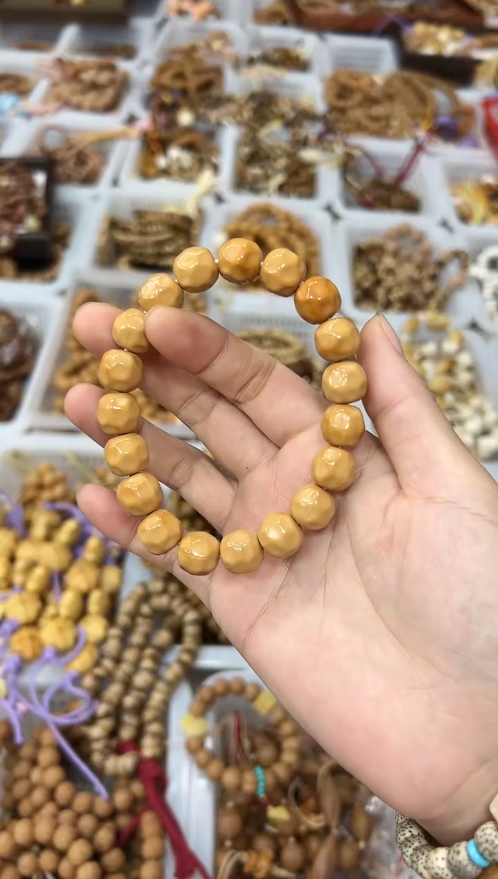 手串猴头核桃卡13mm左右 奶酪无相单圈