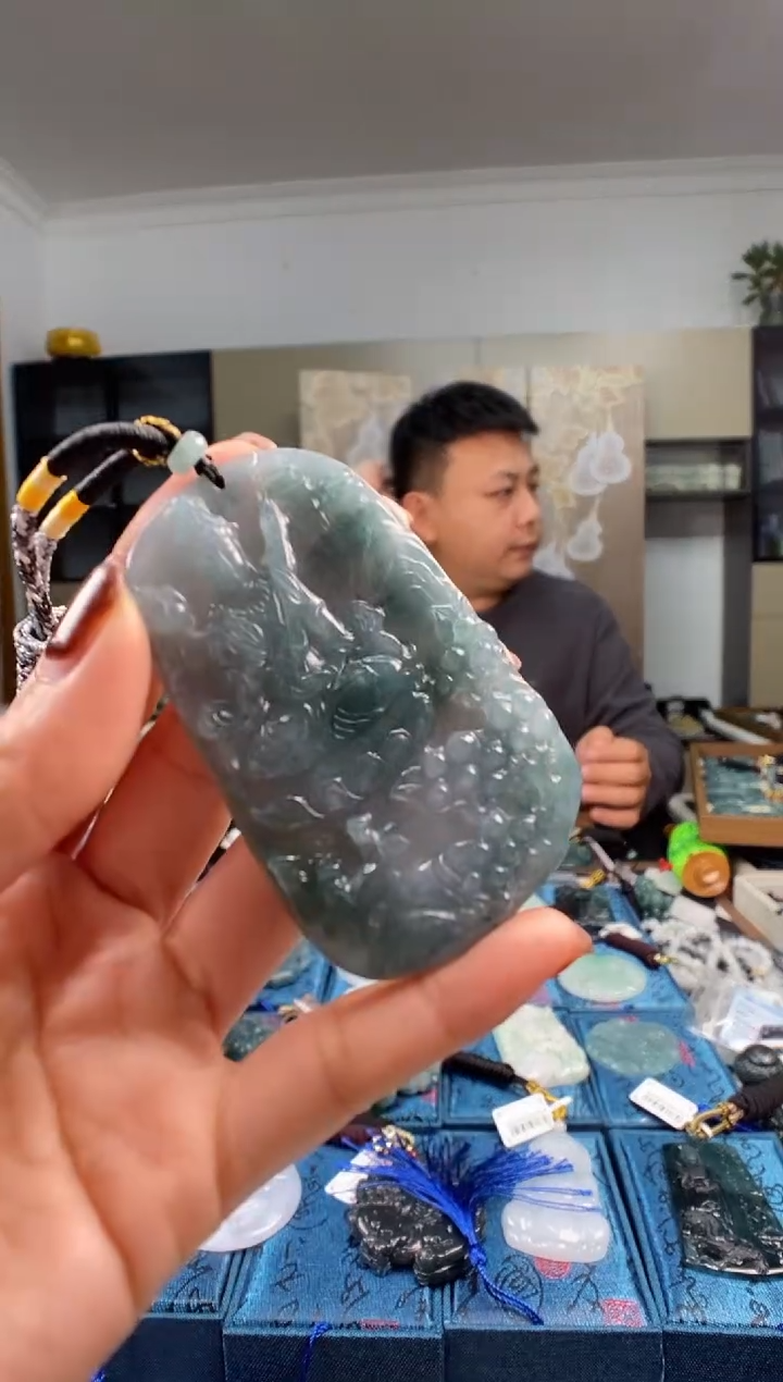 颈饰未镶嵌翡翠多样性发其一