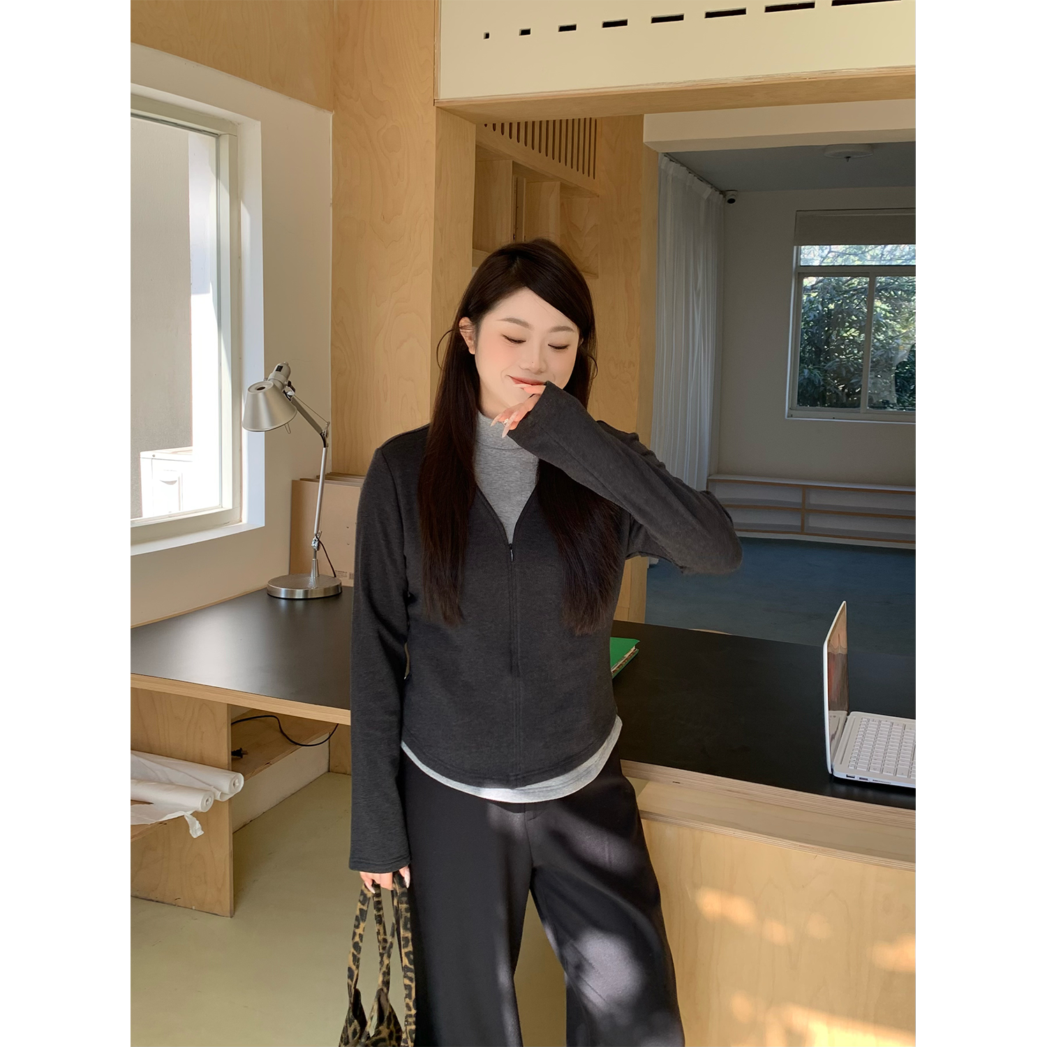 裂渡宣宣【拼接灰调】假两件半高领上衣女冬百搭显瘦打底衫ZY511A25