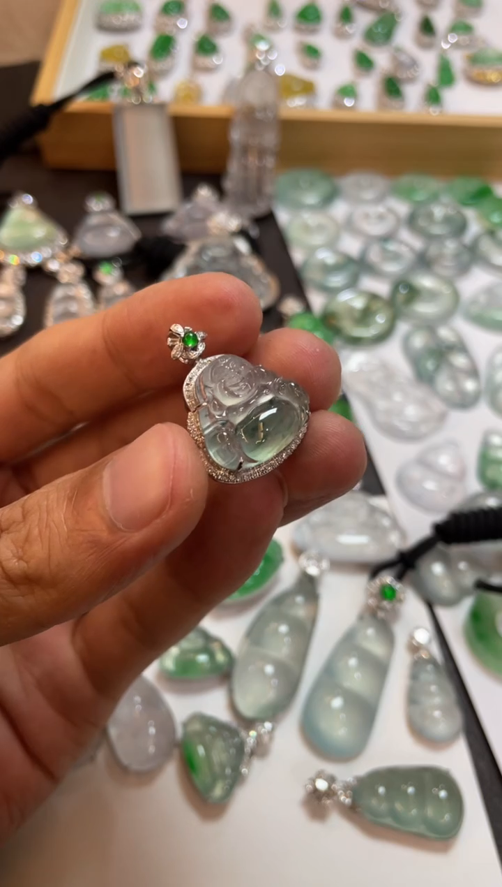 【闪购商品】翡翠吊坠(不含链)18K金镶嵌佛公