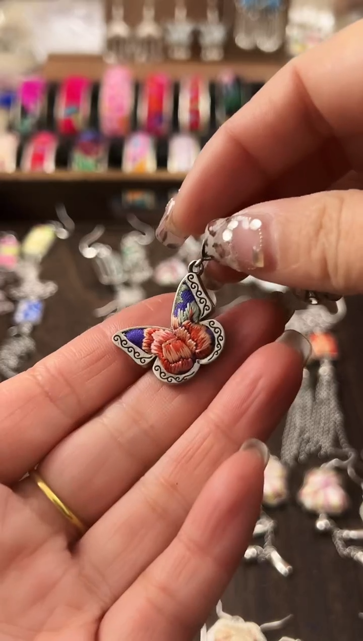 【闪购商品】织绣民族风老绣饰品486