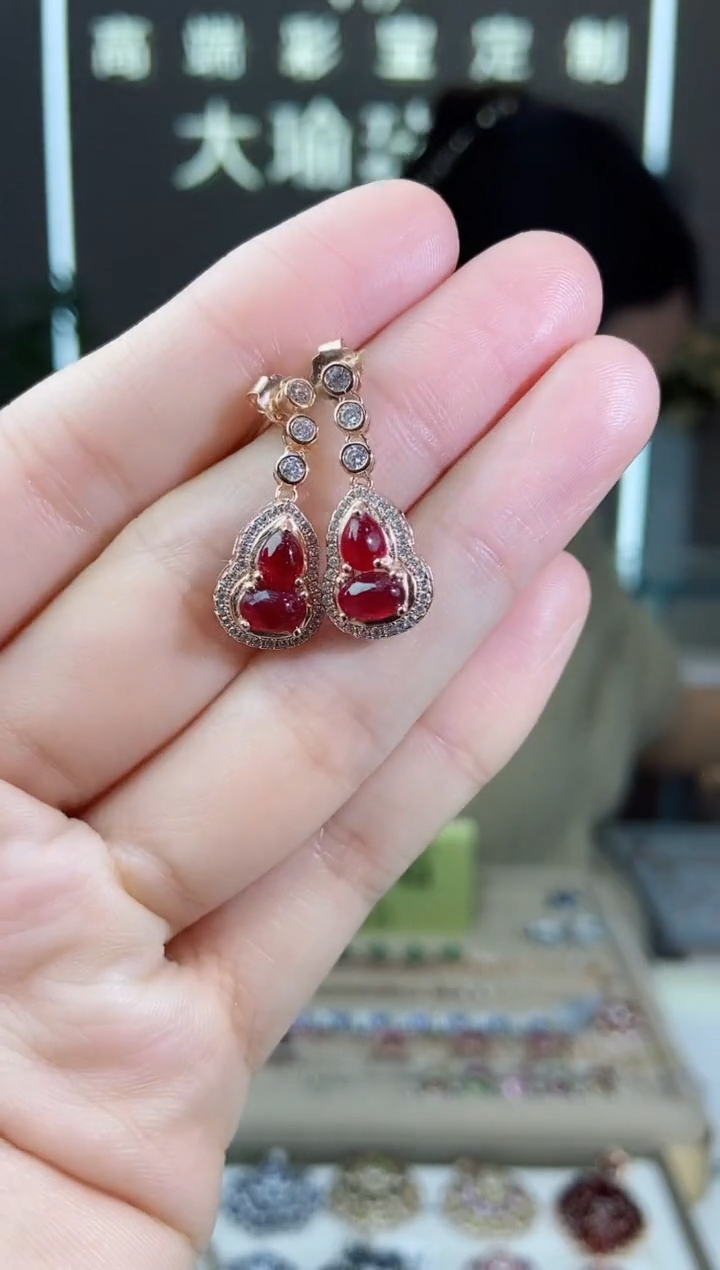 【闪购商品】红宝石耳饰银S925镶嵌耳饰