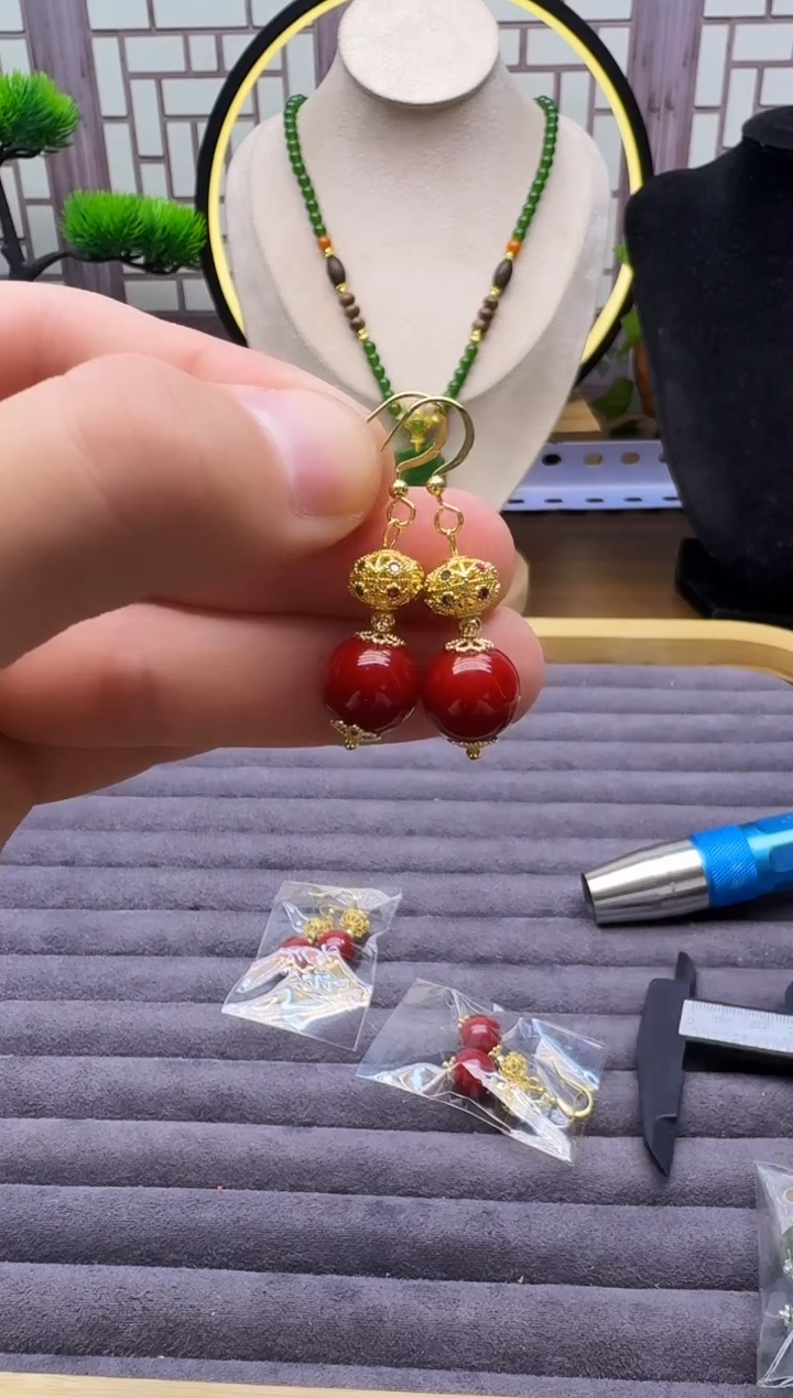 14K金镶嵌耳饰玛瑙/玉髓E144     