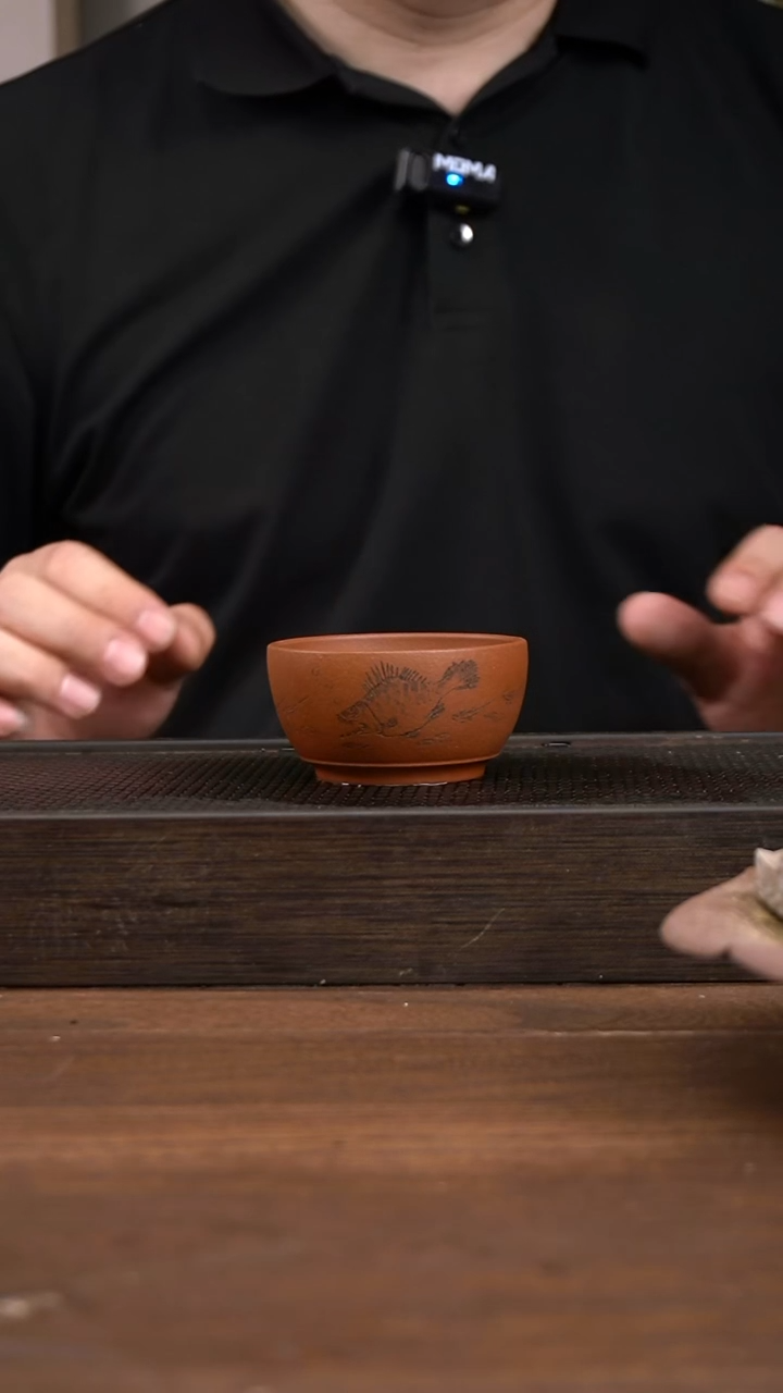 茶壶紫砂红清水薄胎鳜鱼刻绘主人杯 ！   