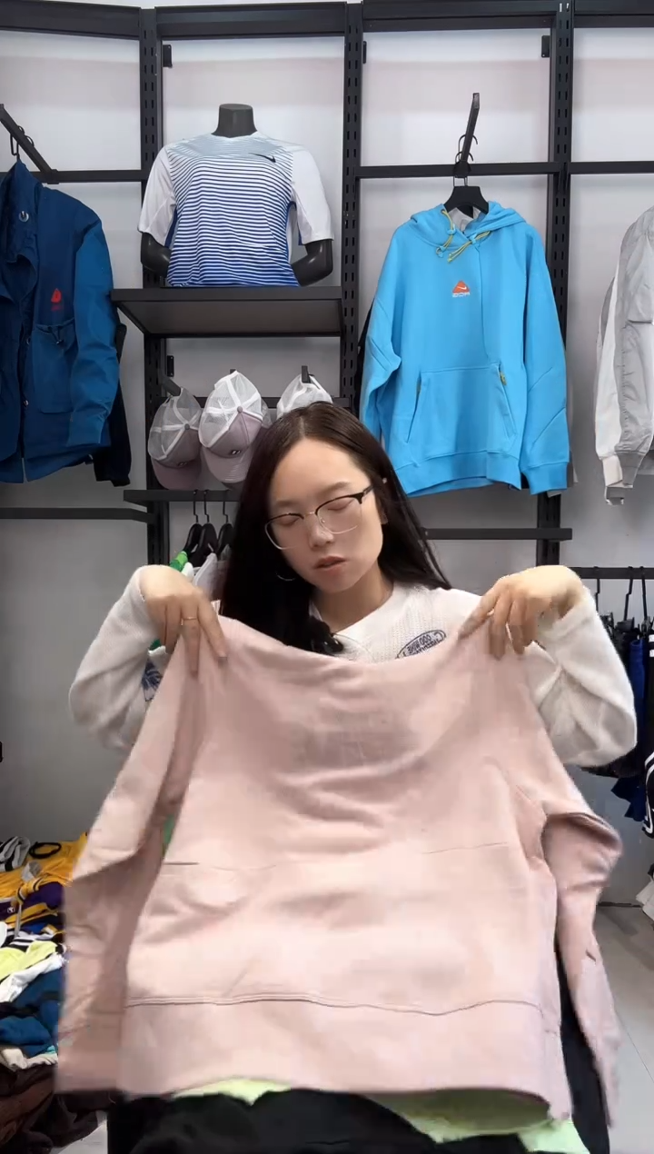 2634  编码  耐克卫衣服饰瑕疵款过款为准 尺码