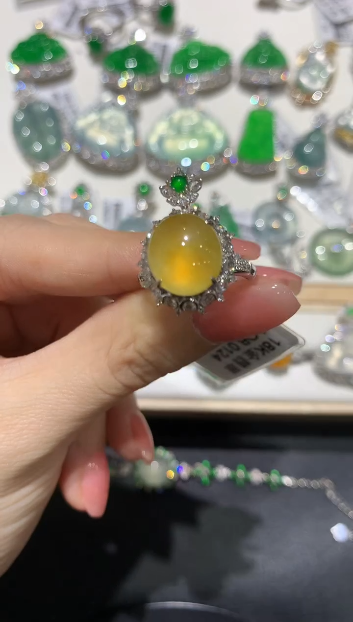 【闪购商品】翡翠吊坠(不含链)18K金镶嵌团购2