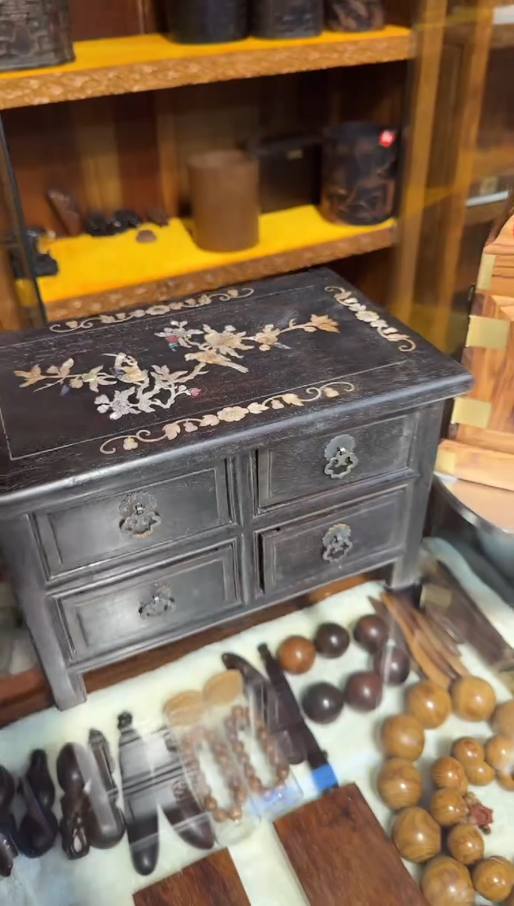 【闪购商品】木木艺紫檀镶嵌花鸟四抽屉柜798.888