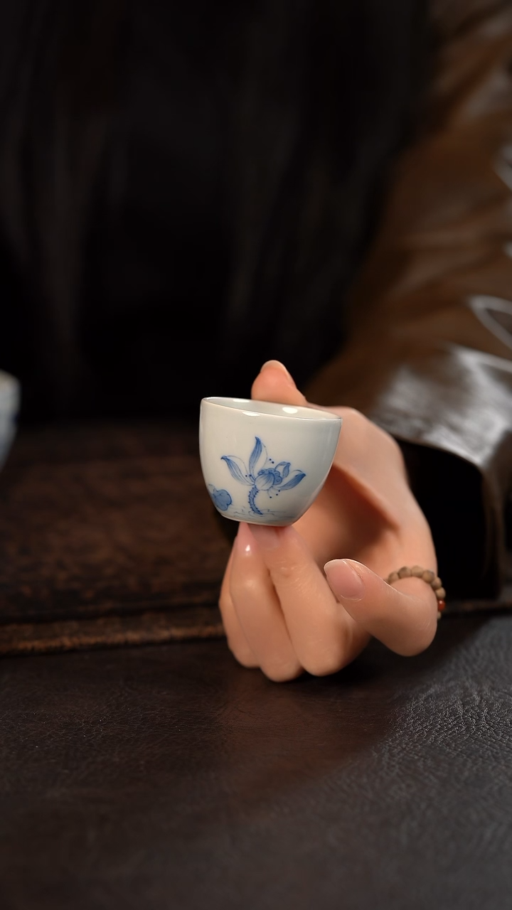 【闪购商品】杯聚澜堂亭亭玉立小缸杯