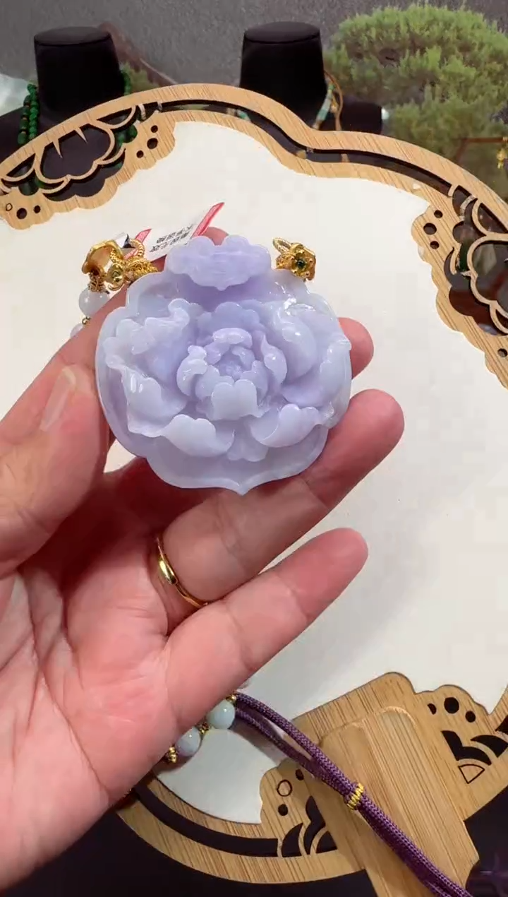 【闪购商品】翡翠颈饰未镶嵌牌子