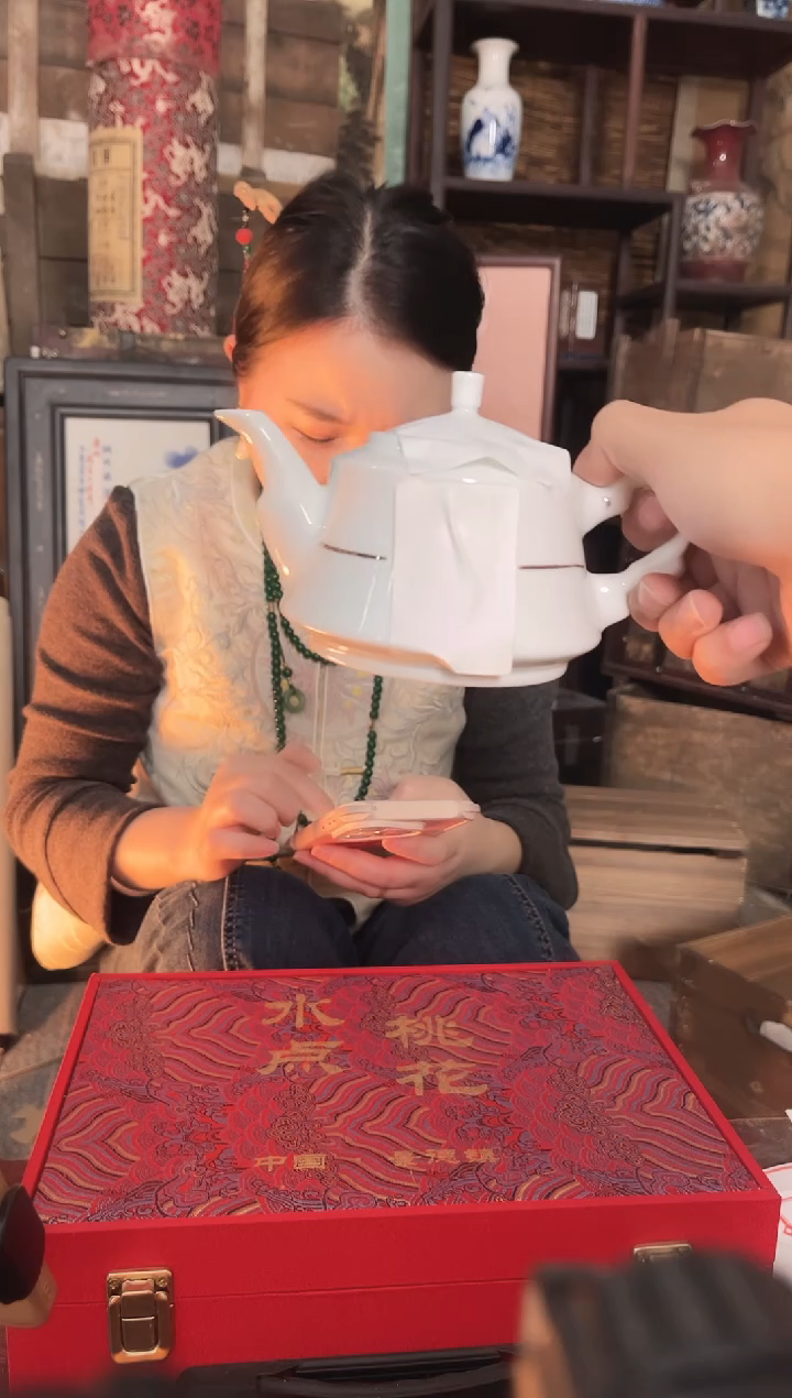 陶景德镇陶瓷摆件C195