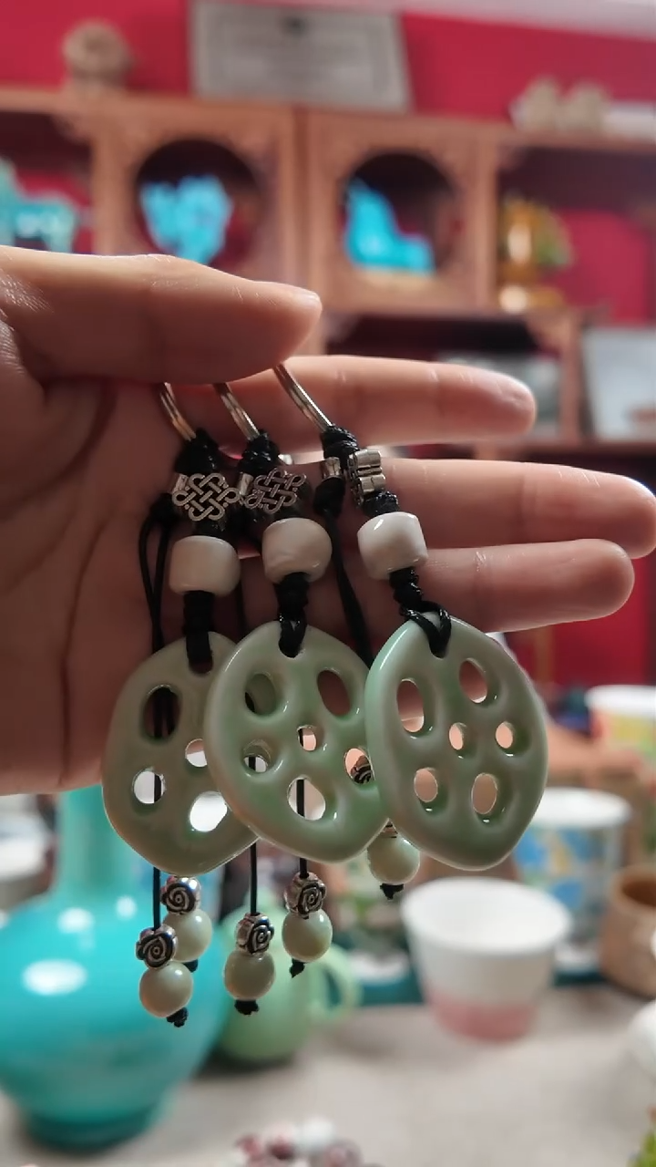 吊坠（不含链）琉璃武当窑香灰琉璃瓷藕片挂件  一件 多样性发货 