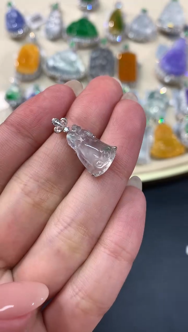 【闪购商品】翡翠吊坠(不含链)18K金镶嵌吊坠A243|6800