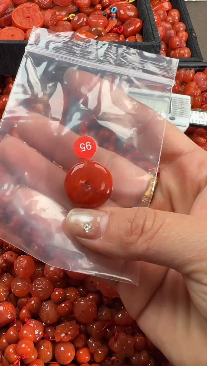 【闪购商品】南红玛瑙颈饰未镶嵌1