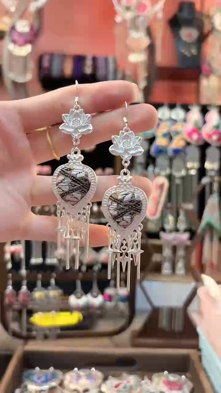 织绣 云织谣民族风精美饰品   52