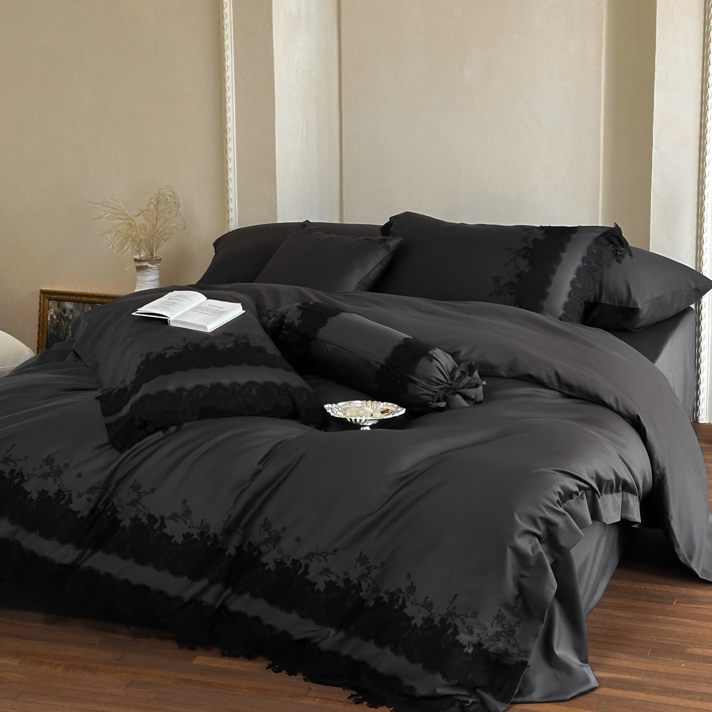 朴素生活|蕾丝加德里复古轻奢高级感法式蕾丝长绒棉黑色四件套