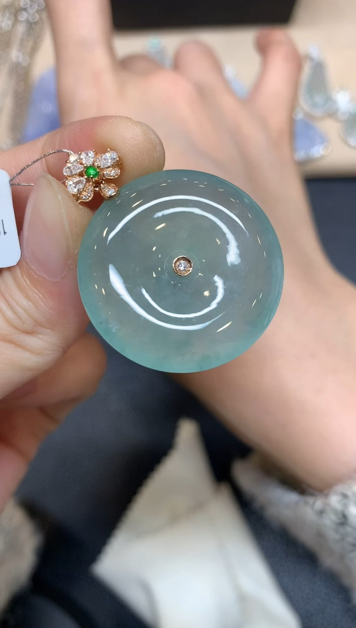 【闪购商品】翡翠吊坠(不含链)18K金镶嵌平安扣【无服务费