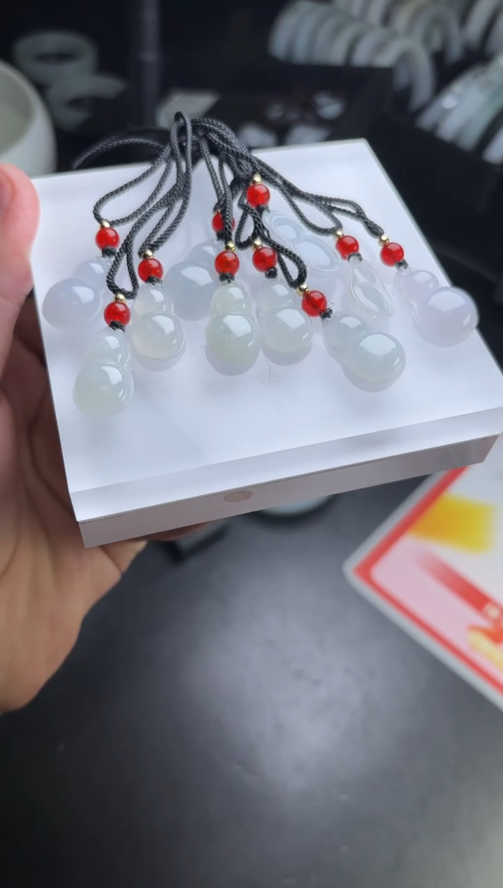 【闪购商品】翡翠挂件未镶嵌多样性发一件F619130葫芦