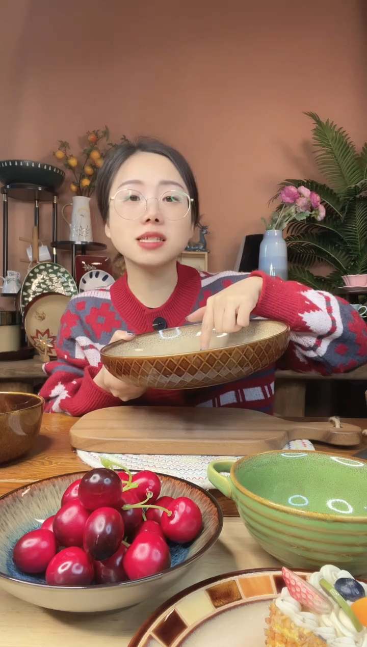 陶瓷9.8英寸复古浮雕大深盘 微瑕疵