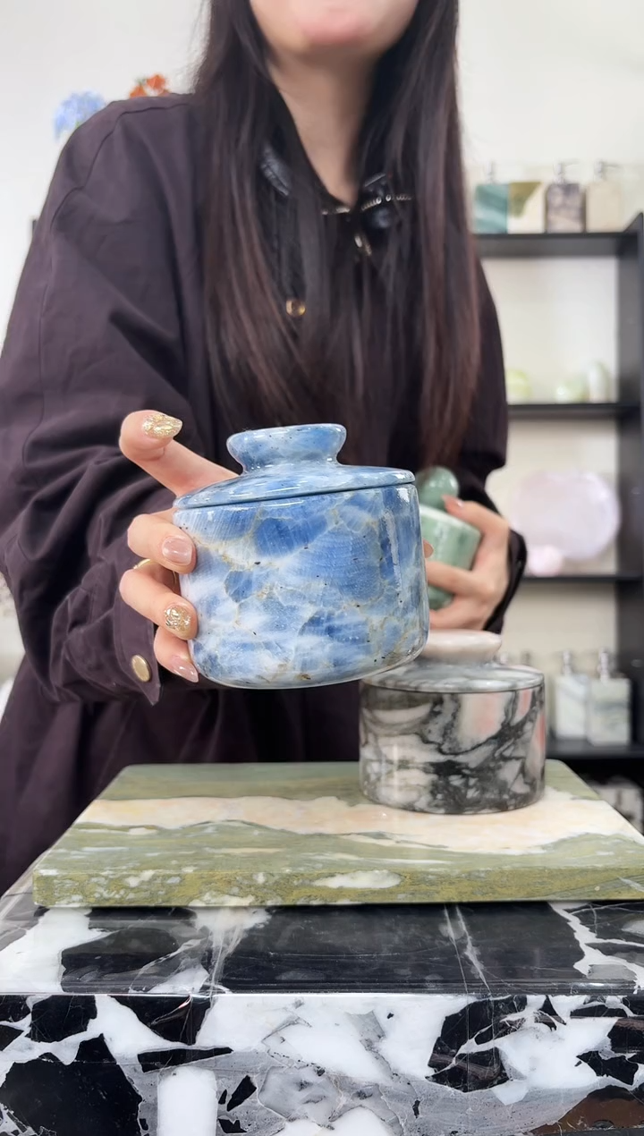 石材农**娘蓝水晶