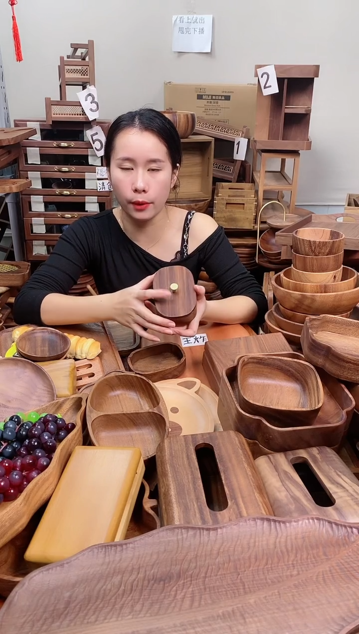 木 南美胡桃木带盖牙线盒 