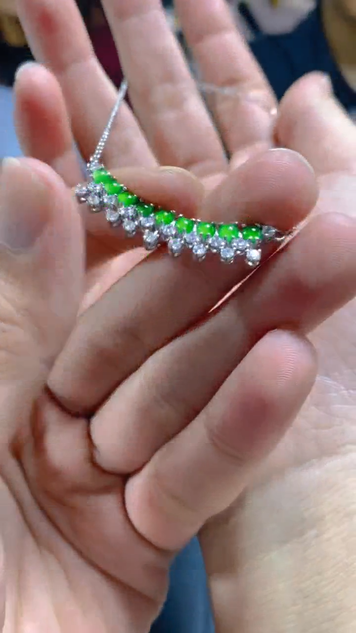 【闪购商品】翡翠吊坠(赠链)未镶嵌0397424853多样性发一