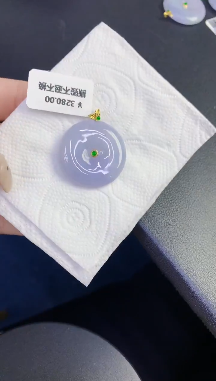 颈饰18K金镶嵌翡翠缅甸天然翡翠A货