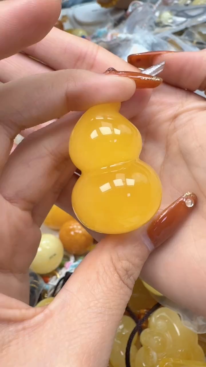 裸石琥珀未镶嵌如图