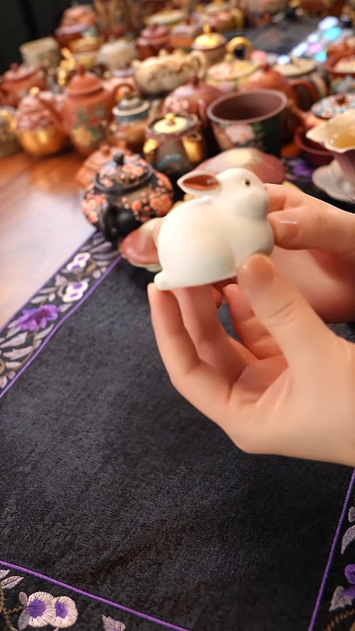 茶壶紫砂白段泥兔子