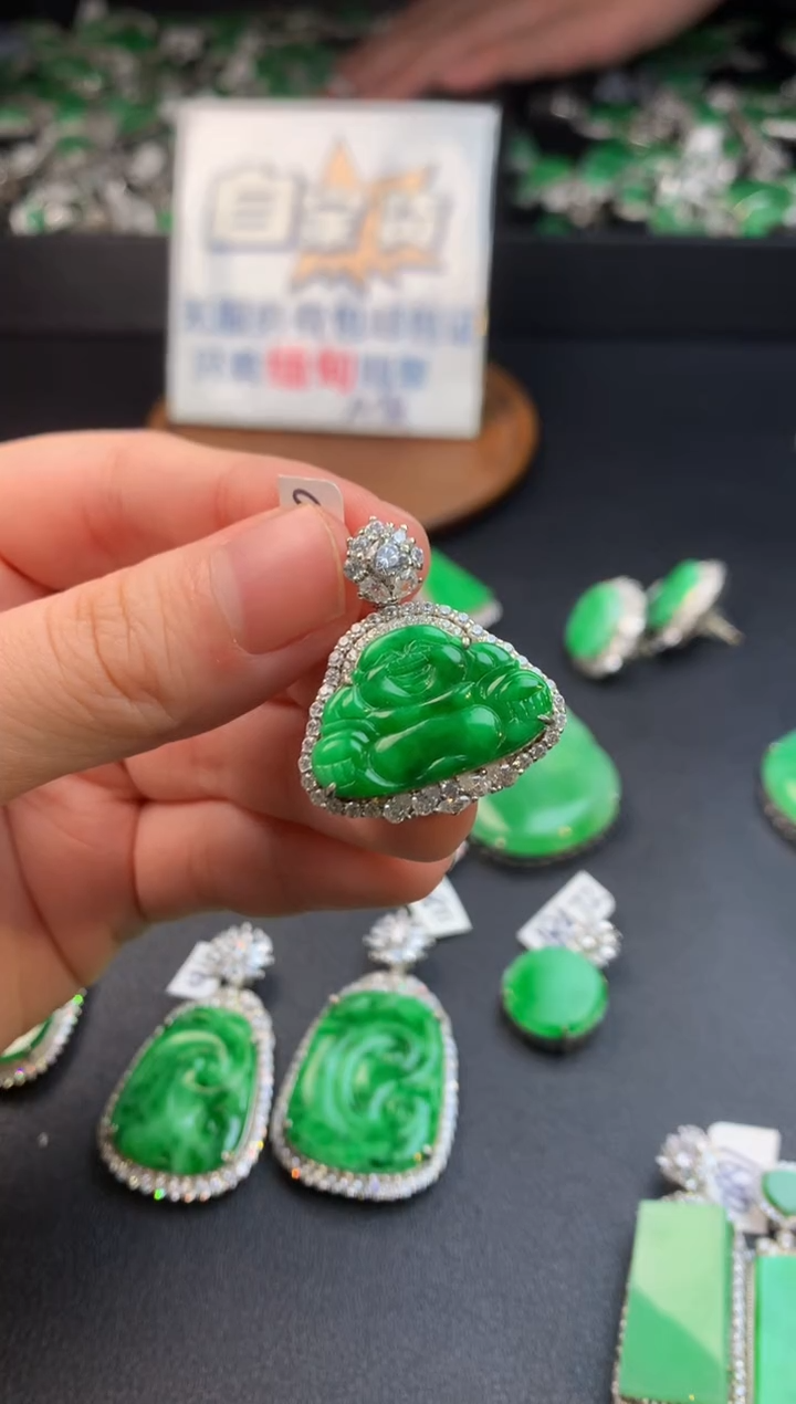 【闪购商品】翡翠颈饰银S925镶嵌翡翠