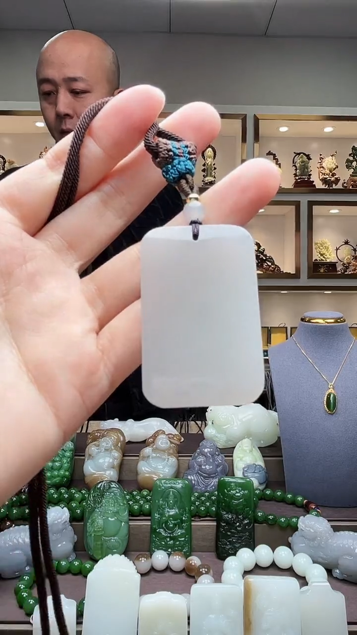 【闪购商品】和田玉颈饰未镶嵌苏