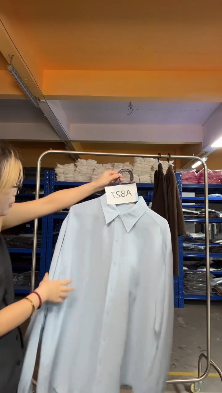 A827蓝色衬衫均码