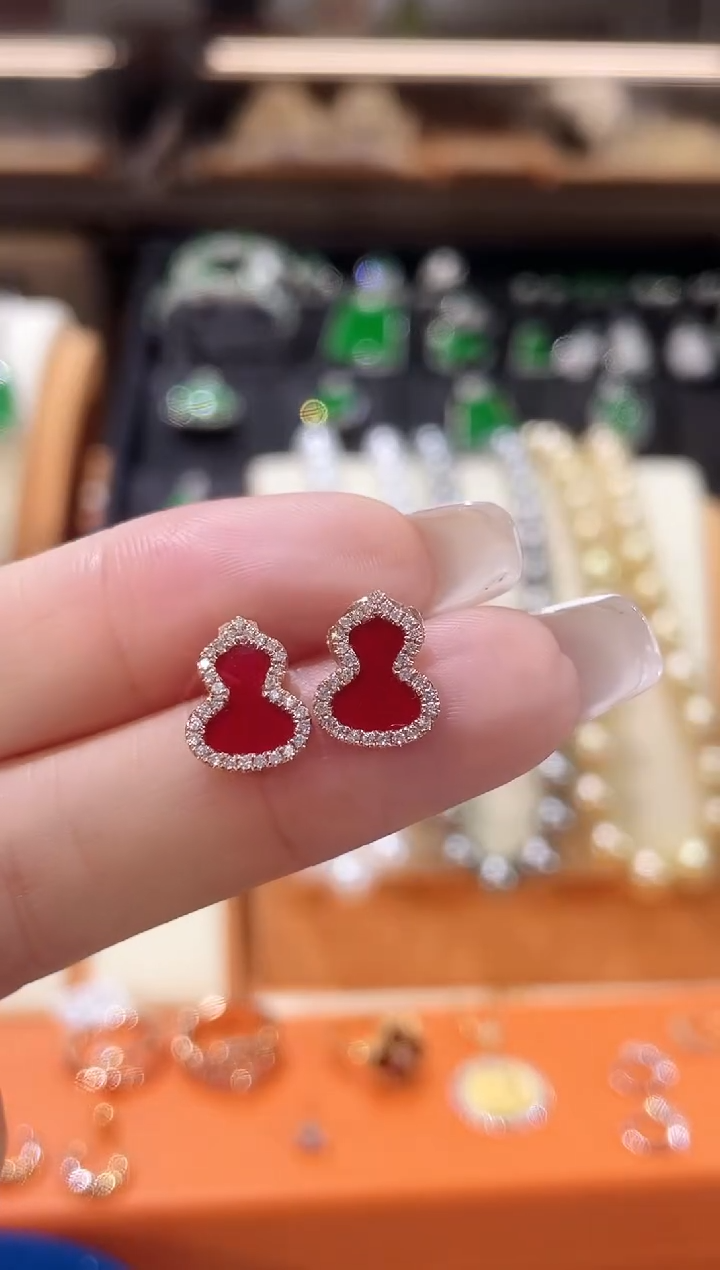 【闪购商品】钻石耳饰18K金镶嵌耳饰