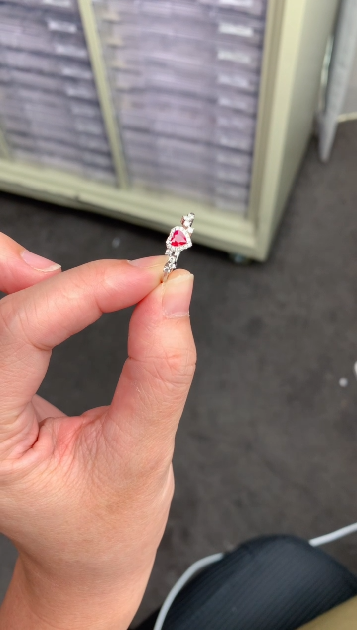 【闪购商品】红宝石戒指18K金镶嵌28分鸽血红戒指