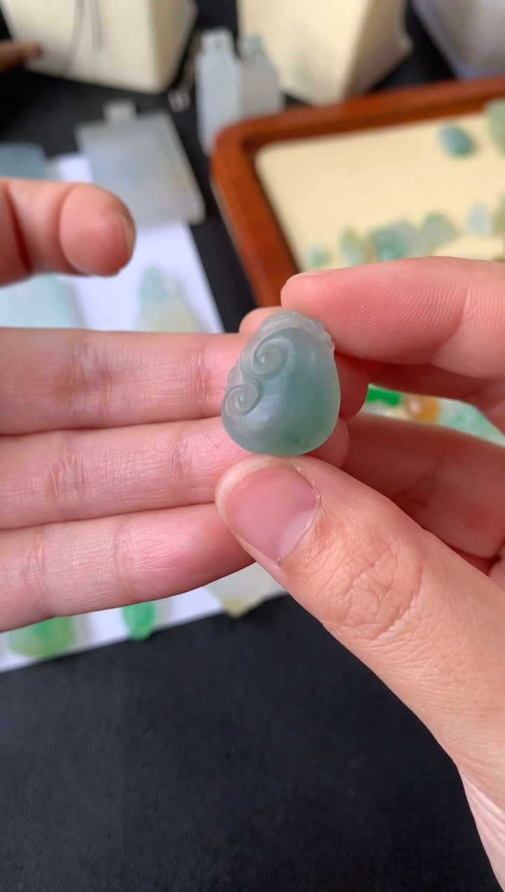 【闪购商品】定制翡翠未镶嵌翡翠