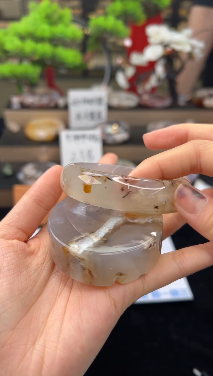 【闪购商品】石英质玉手镯未镶嵌58圈口（赠送镯心)21758