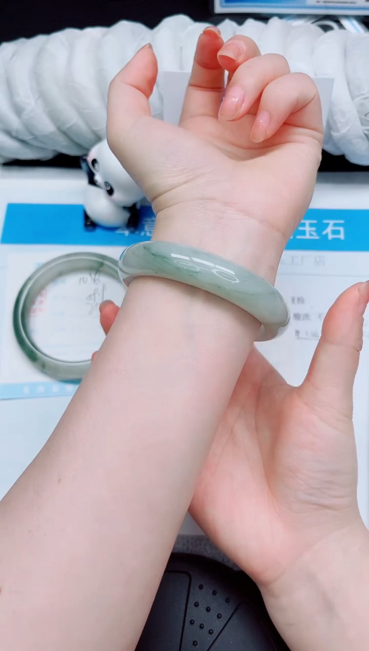 石英质玉手镯未镶嵌105-56.3