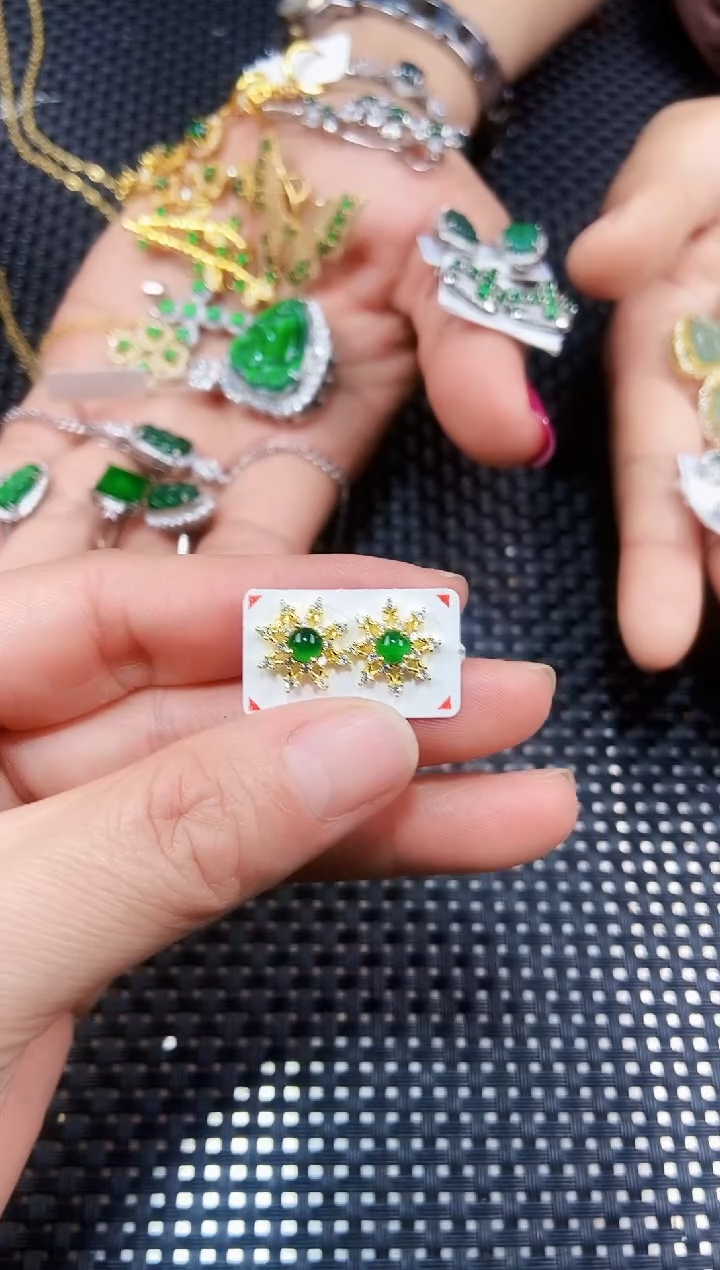 【闪购商品】翡翠耳饰未镶嵌111111111