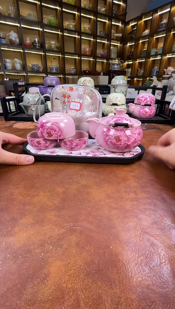 .新款粉色牡丹宝瓶+长方粉色花朵盘