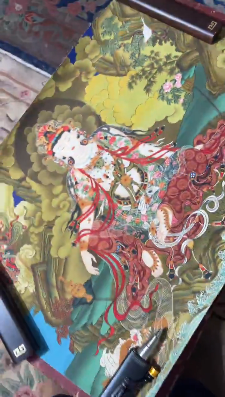 卷轴画龙妹的唐卡tk16