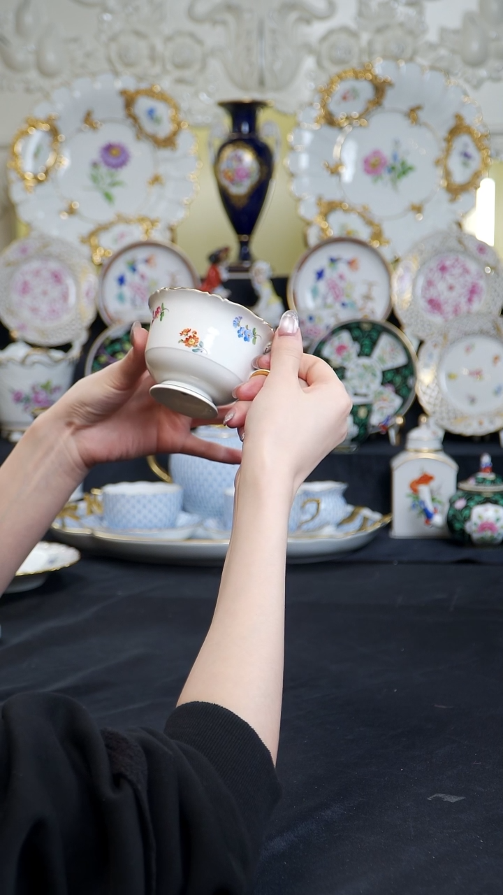 骨瓷婷婷中古器物如图所示23