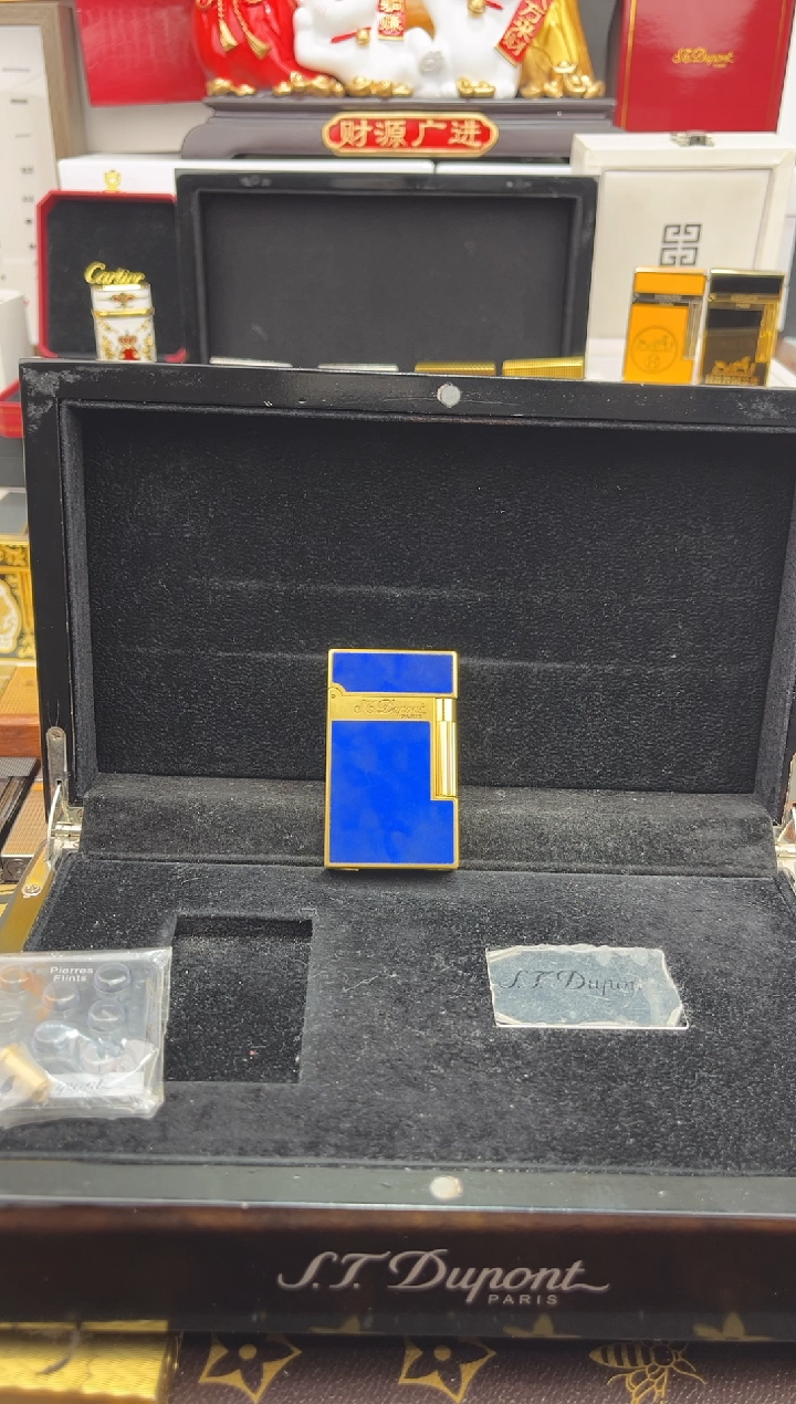 平**视              礼品