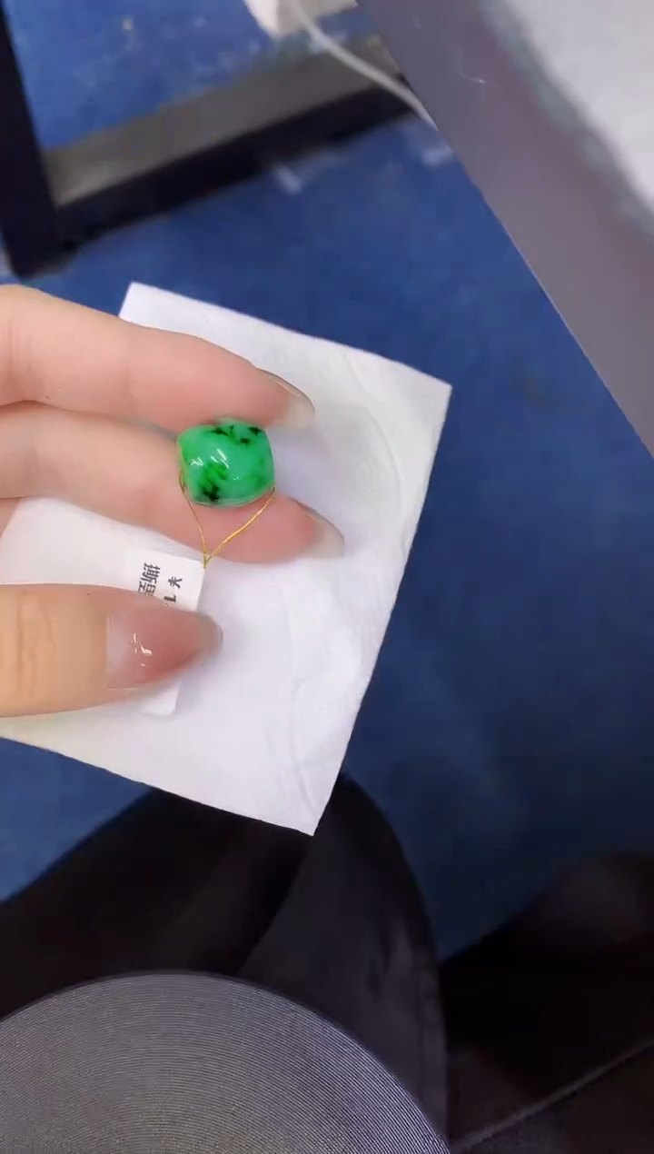 颈饰未镶嵌翡翠缅甸天然翡翠A货