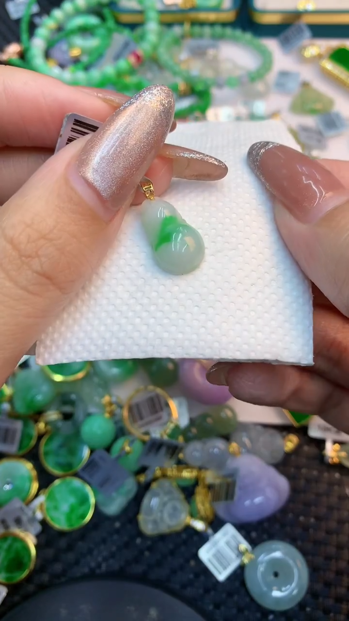 颈饰未镶嵌翡翠1