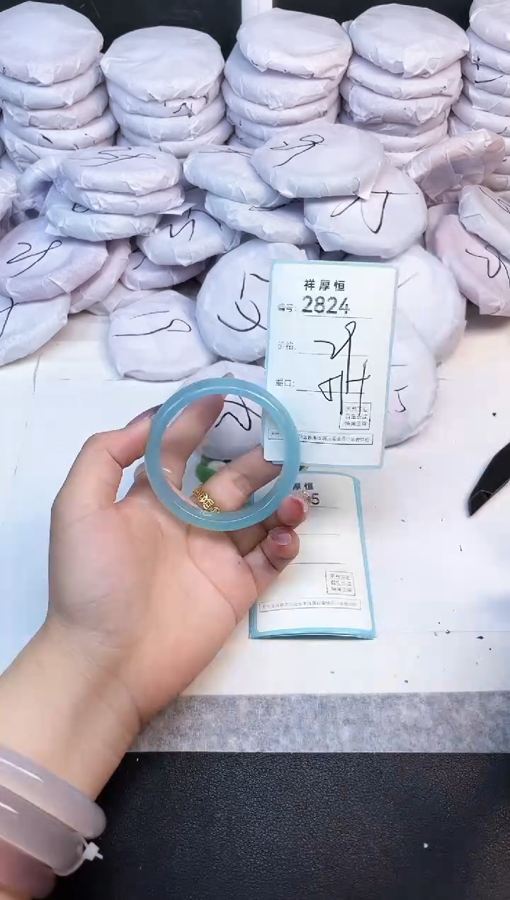 玛瑙/玉髓手镯未镶嵌2824