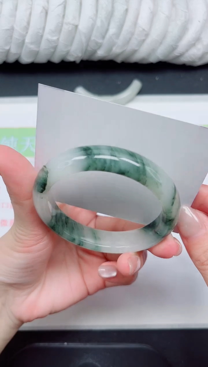 【闪购商品】石英质玉手镯未镶嵌135-56.7